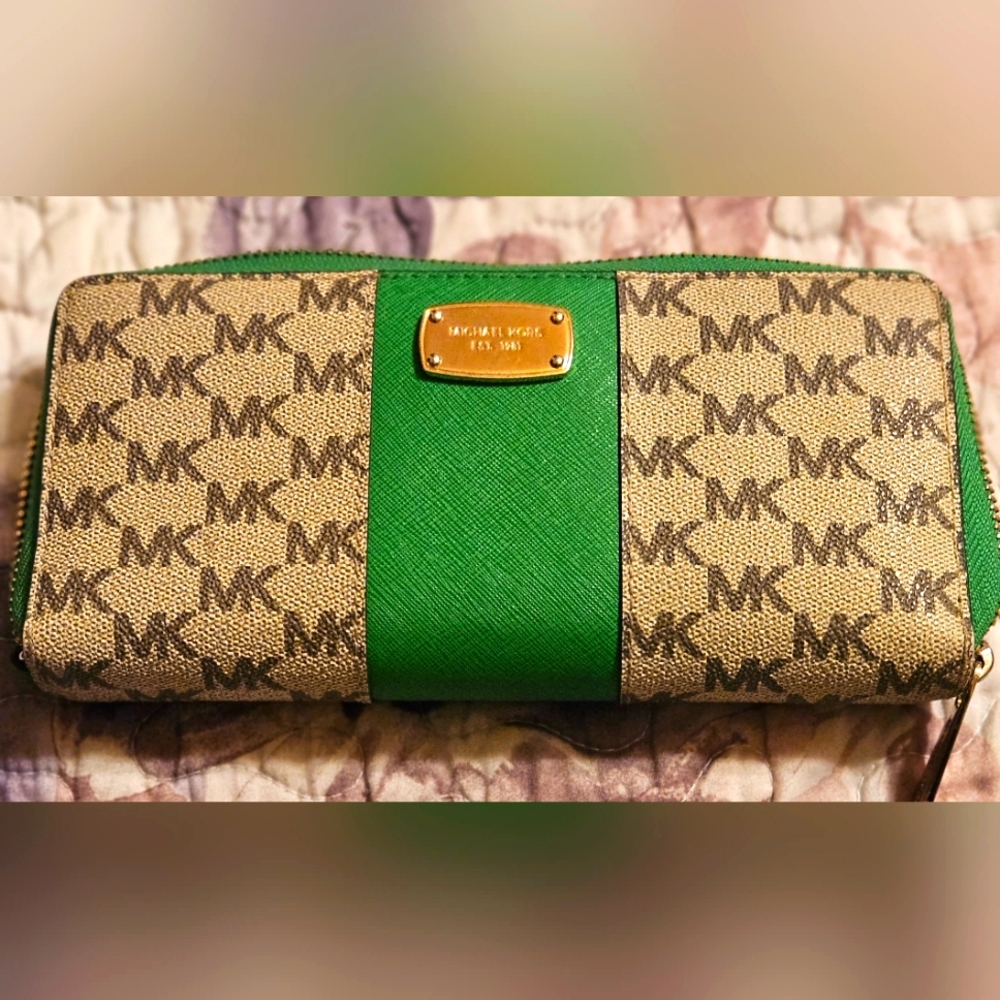 Michael kors wallet